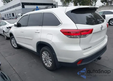 2019 Toyota Highlander Le from USA, damaged, VIN 5TDBZRFH0KS928214